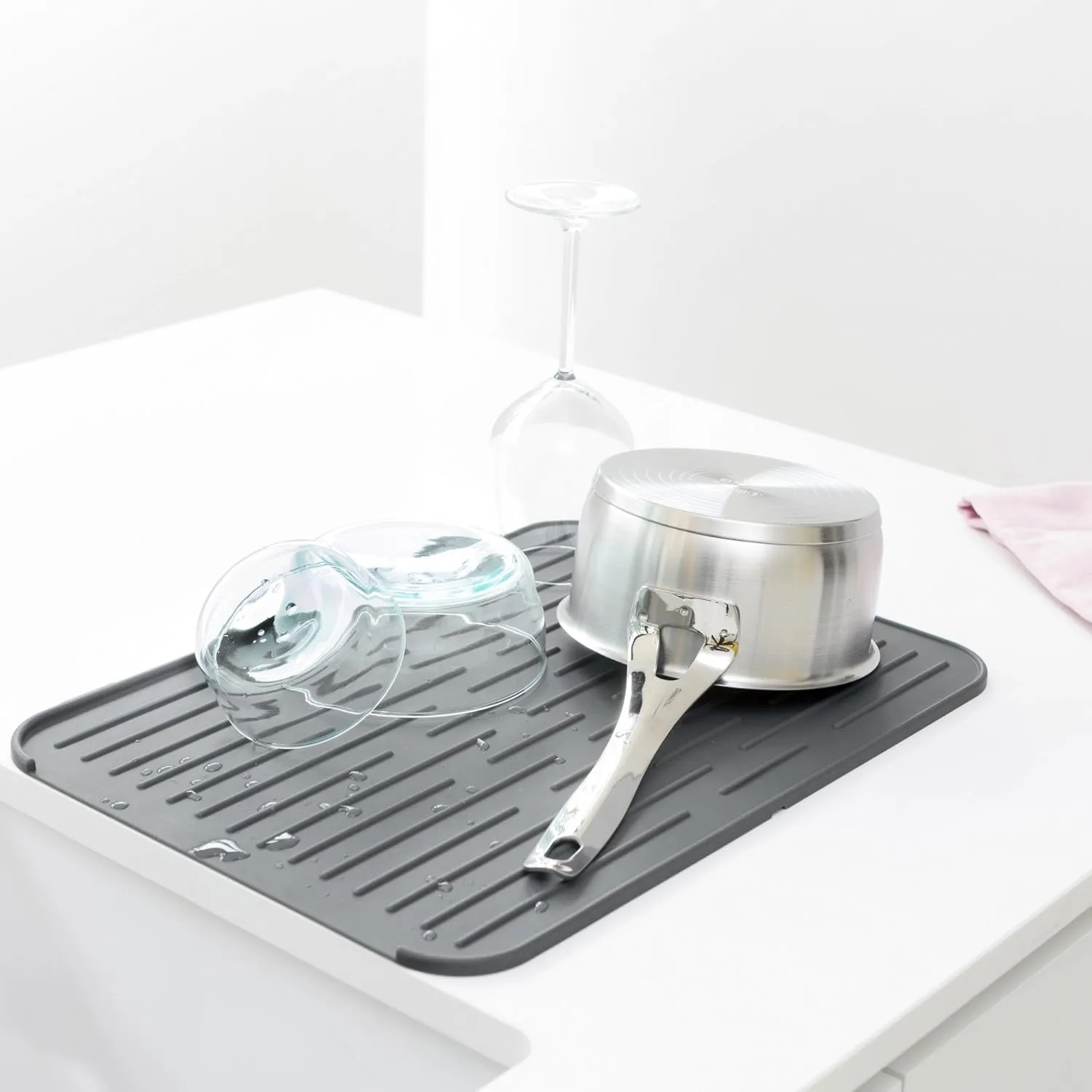 Brabantia Sinkside Silicone Dish Pot Drying Mat (Dark Gray) Soft, Non-Slip Kitchen Counter Sink Top Drainer for Dishwashing
