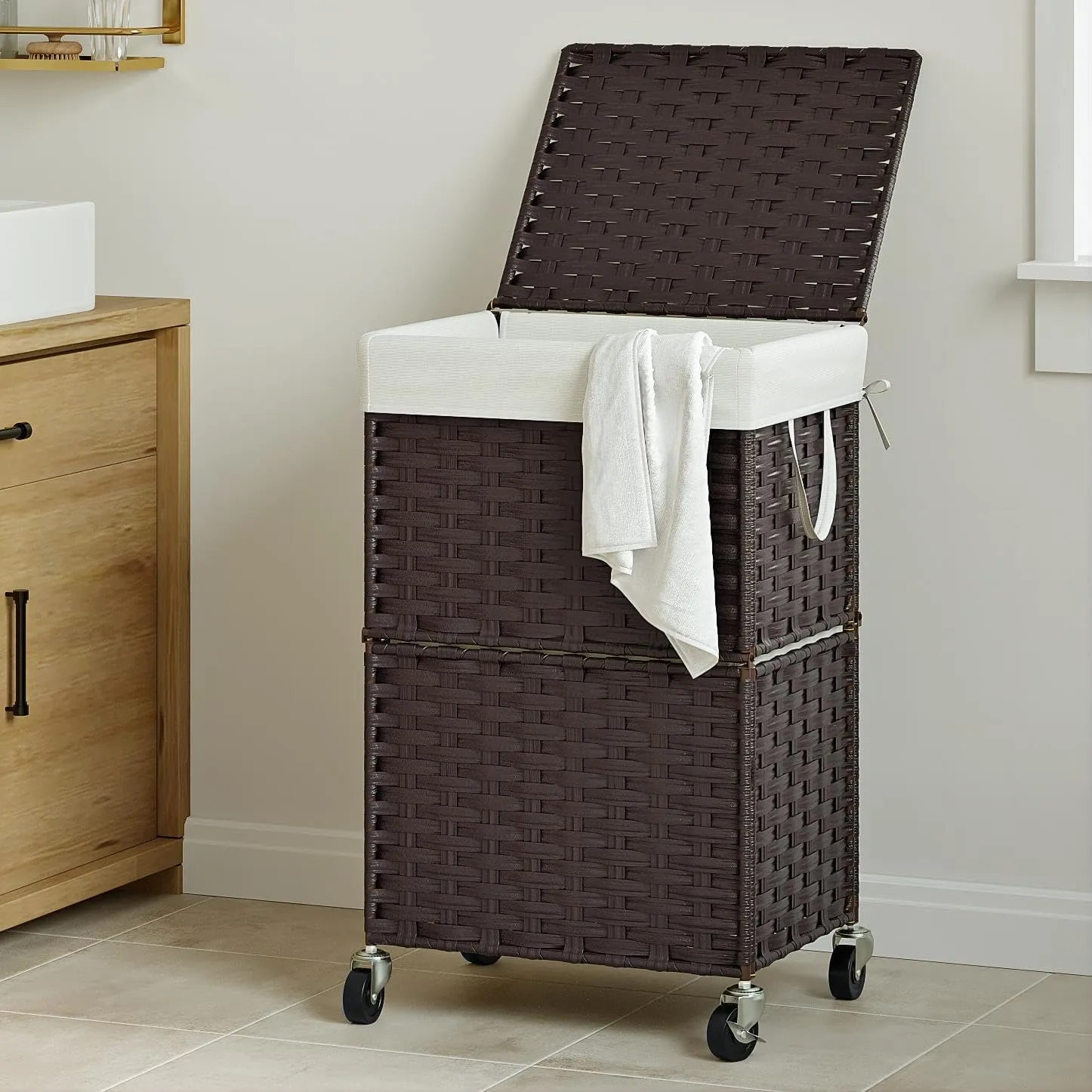 Chrislley 90L Slim Laundry Hamper with Wheels,Rolling Laundry Basket with Lid and Renovable Liner Bag,Handwoven Rattan Organizer for bedroom, bathroom, laundry room (Brown)