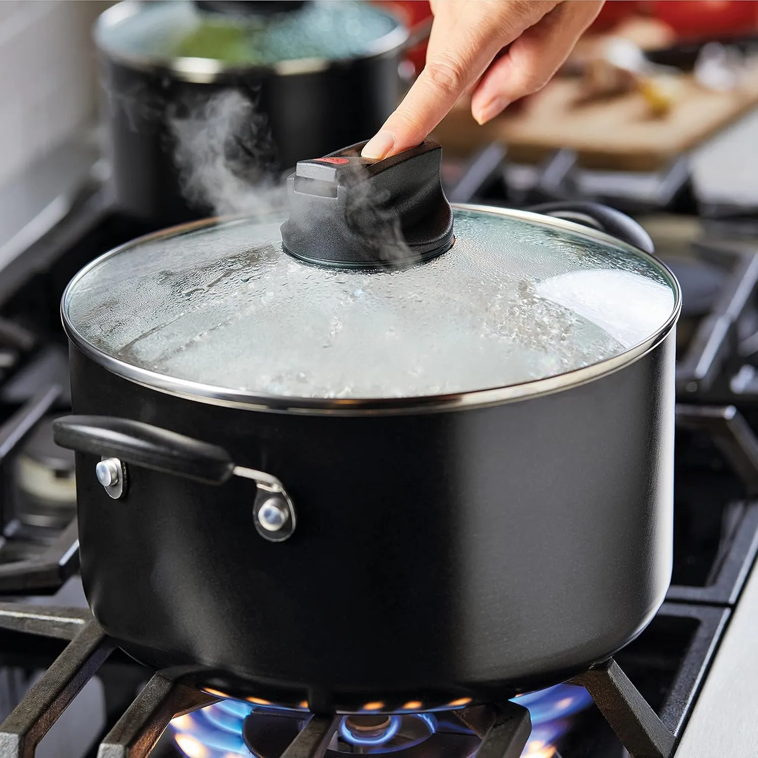 Farberware Smart Control Nonstick Stock Pot/Stockpot with Lid, 6 Quart, Black