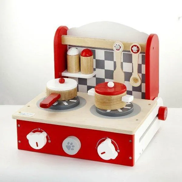 Foldable cooker with accessories