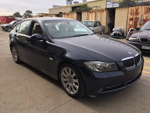 S2734 3' E90 Sedan 330i N52 AUTO 2005/06