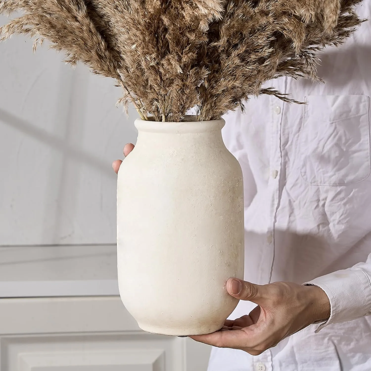 SIDUCAL Rustic Farmhouse Flower Vase | 9.5 Inch Large Ceramic Vase | Pampas Grass | Modern Farmhouse for Home Decor, Table, Living Room Decoration, Shelf Decor, Mantel, White