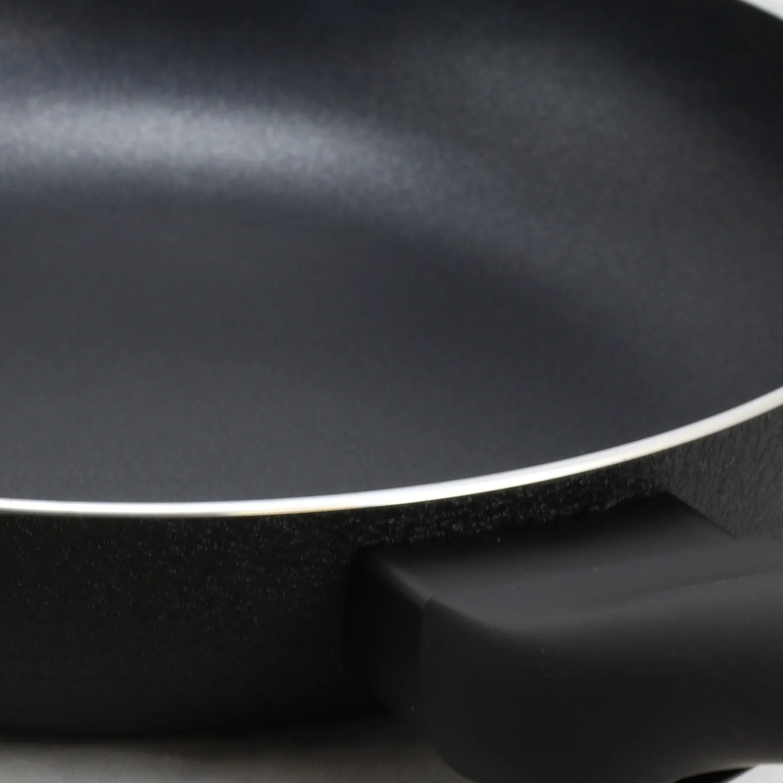 Torrington 9.5 inch Aluminum Nonstick Frying Pan in Black