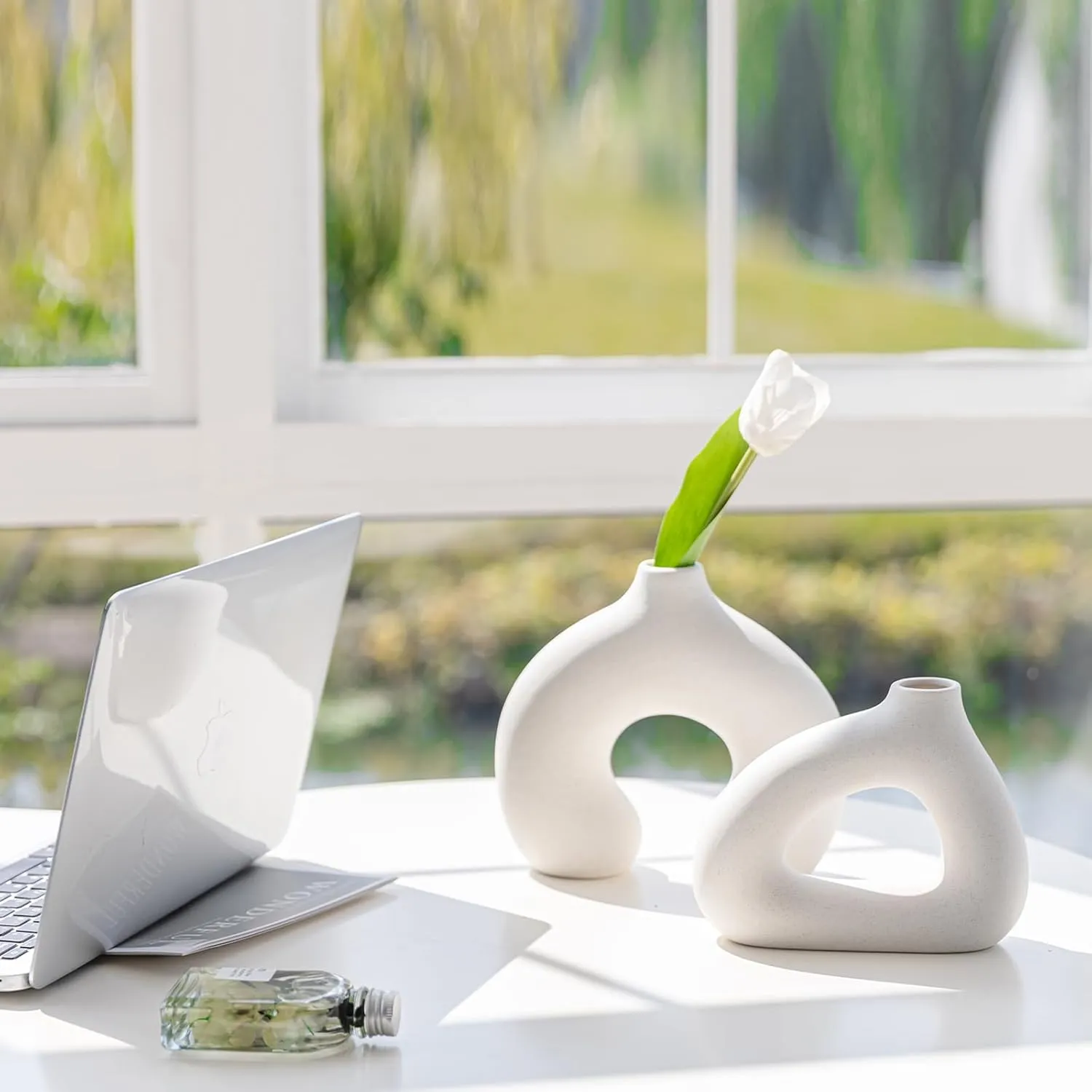 White Ceramic Vase Set of 2 for Modern Home Decor, Round Matte Donut Vases for Pampas Grass, Boho Nordic Minimalism Style Modern Flower Vases for Living Room Table Bookshelf Office Bedroom